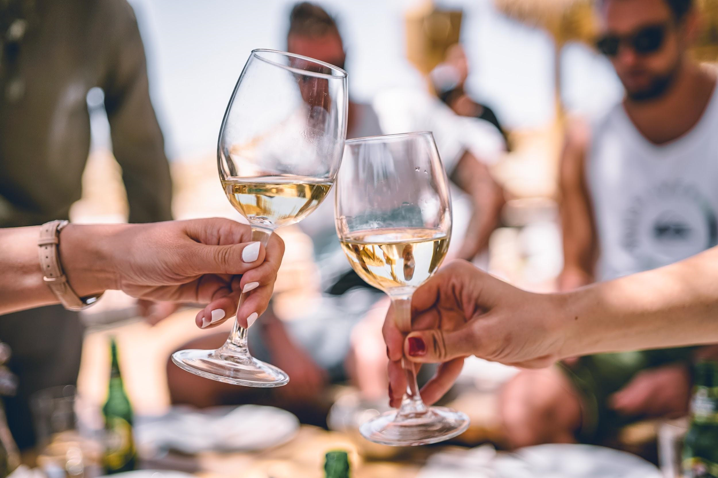 5 Dominant Health Benefits Of White Wines