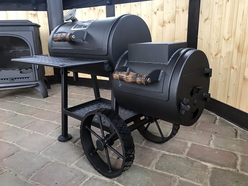 Portable Grill and Smoker 1